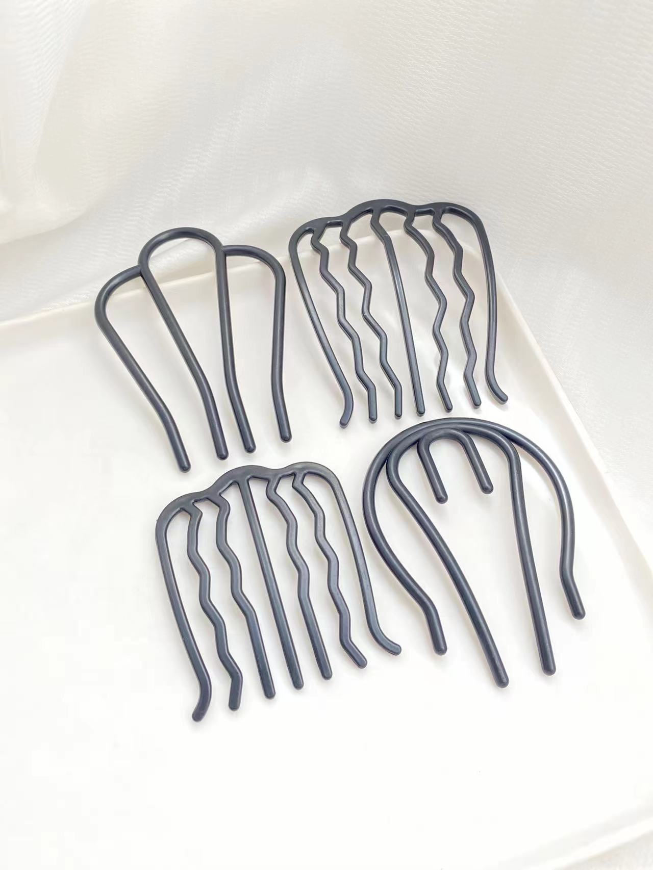 Women Accessories Shop - 다른 웨이브 모양의 디자인을 가진 4pcs