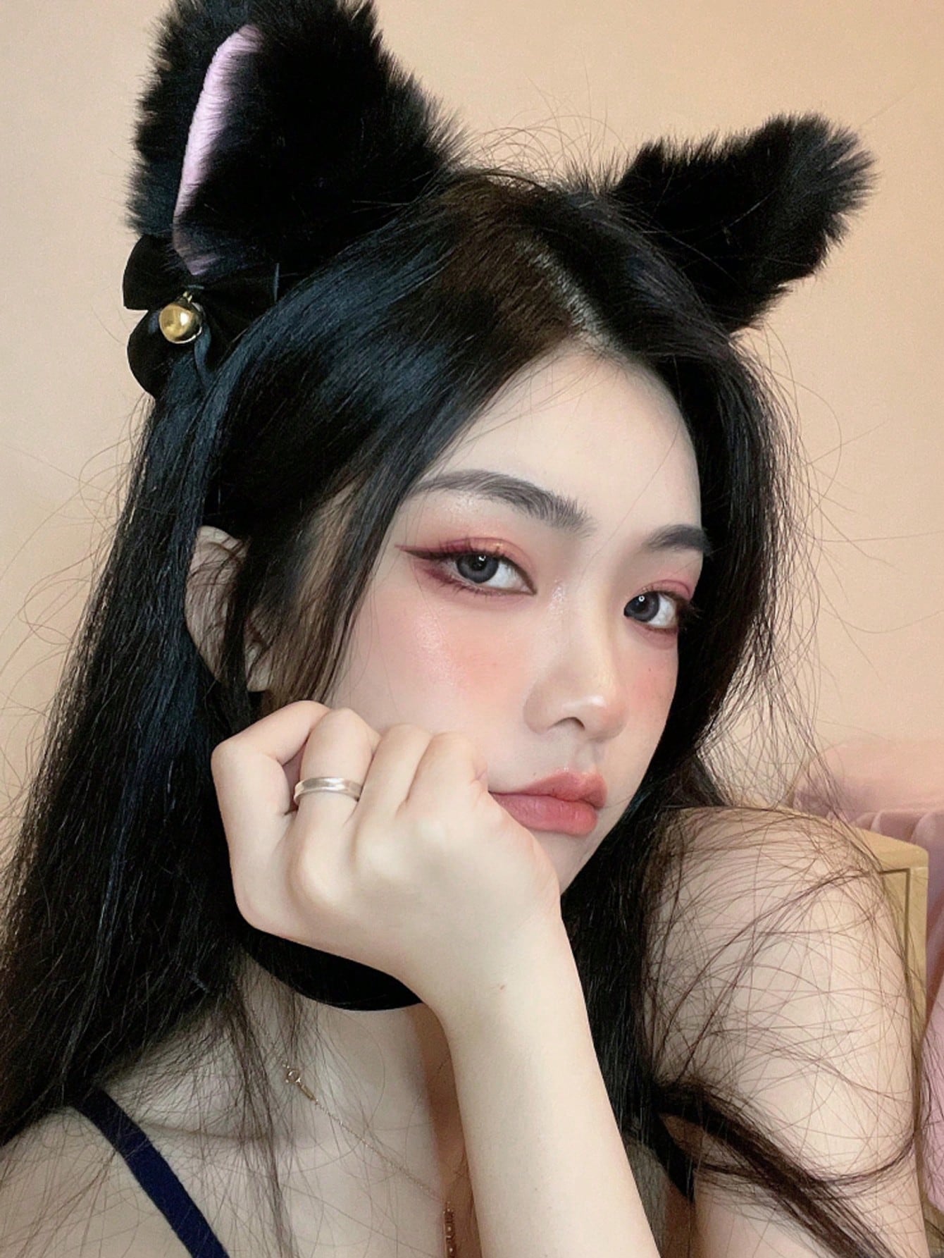 핑크색 안감, 벨벳 리본, 금색 종이 달린 검은색 퍼지 - Women'S Yellow Accessories 리뷰 및 가격